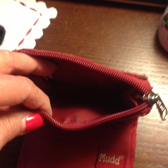 Red wallet - Picture 4 of 4