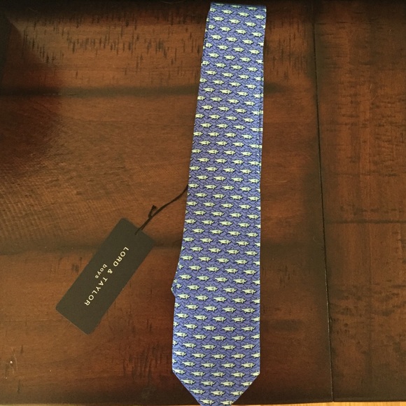 Lord & Taylor boys tie - Picture 1 of 3