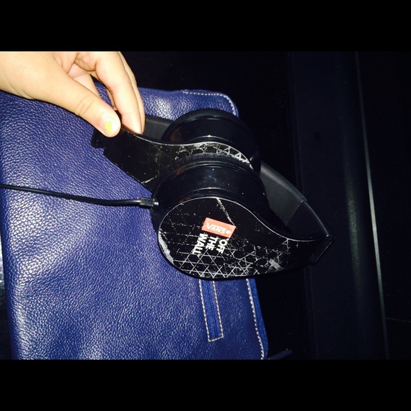 Vanz headphones