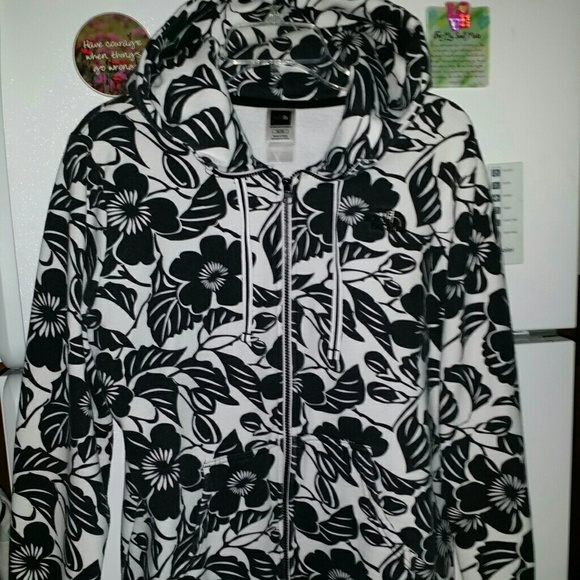 The North Face Tops - The north face hoodie xl