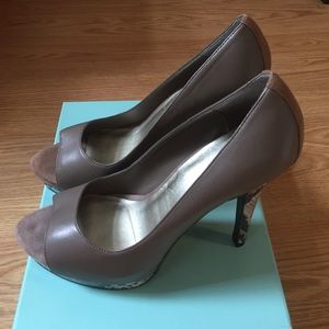 Taupe Jessica Simpson Platforms with Box