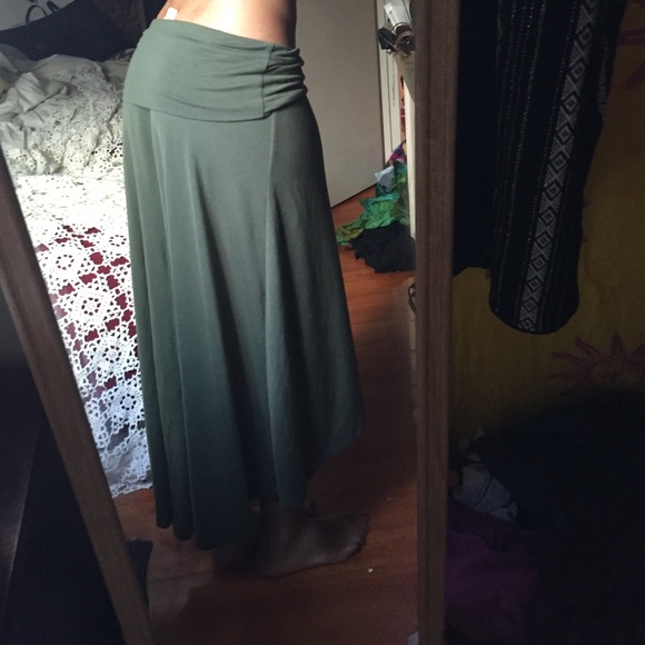 🚫🚫sold🚫🚫Green high low skirt - Picture 2 of 2