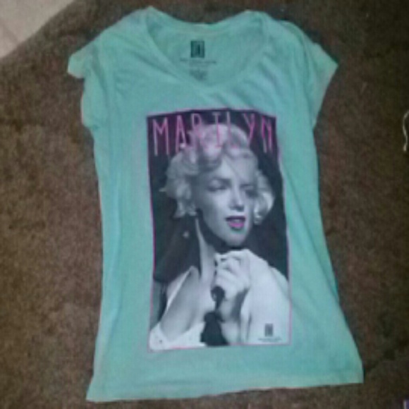 Marilyn Monroe shirt