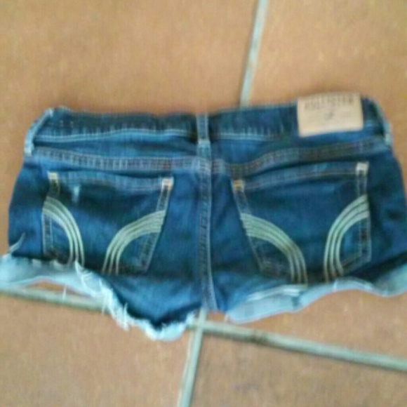 Hollister Short Shorts - Picture 2 of 4
