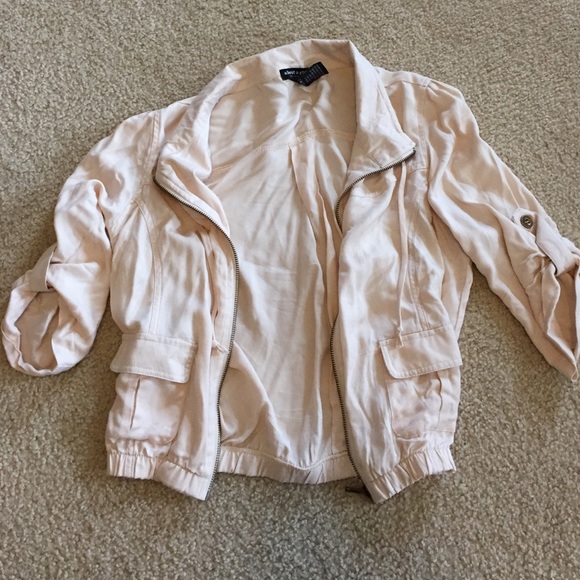 Tan light weight jacket with crop sleeve