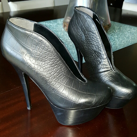 Bebe Kyra Booties
