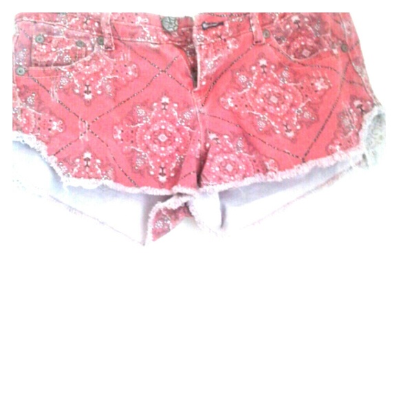Really pretty red shorts