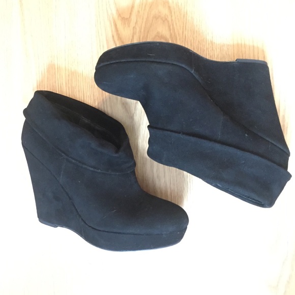 Black leather suede La Victoire ankle booties - Picture 1 of 4
