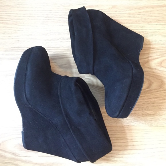 Black leather suede La Victoire ankle booties - Picture 2 of 4
