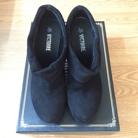 Black leather suede La Victoire ankle booties - Picture 4 of 4