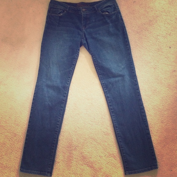 Jeans - Picture 1 of 4