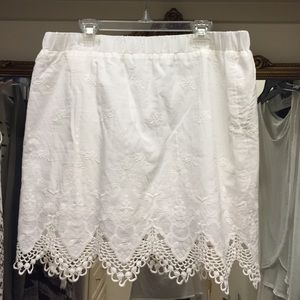 White skirt with lace by Hinge