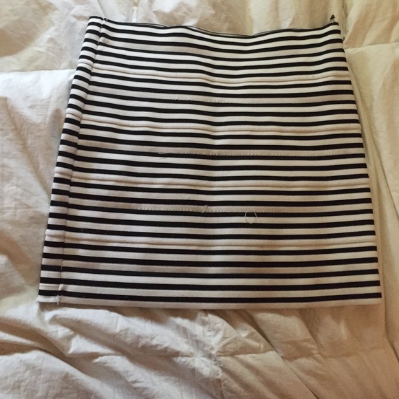 Fitted black & white nautical striped mini skirt
