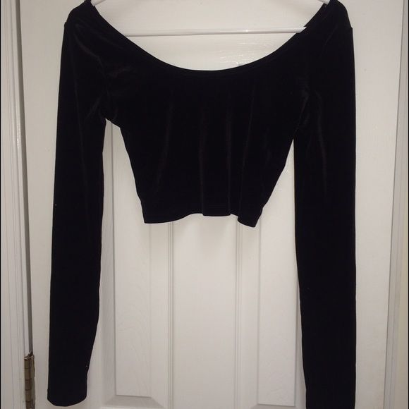 black velvet long sleeved crop top - Picture 1 of 3