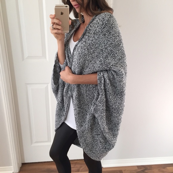 Sold • Black Cocoon Thick Knit Sweater - Picture 4 of 4