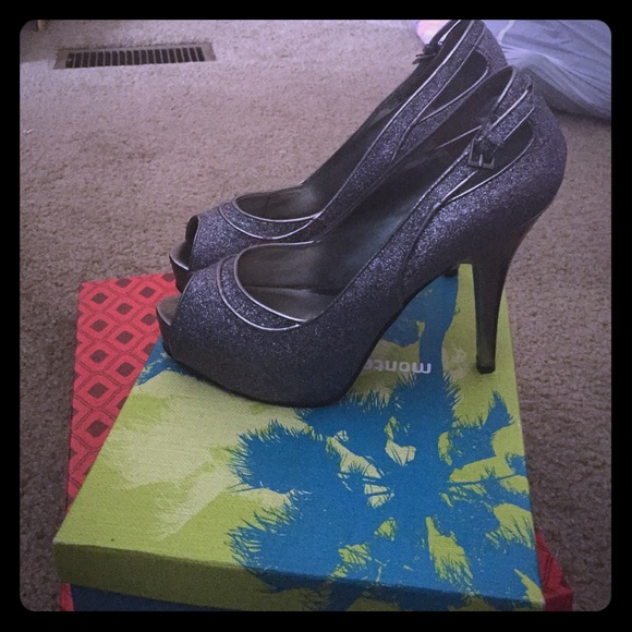 Guess sparkly heels