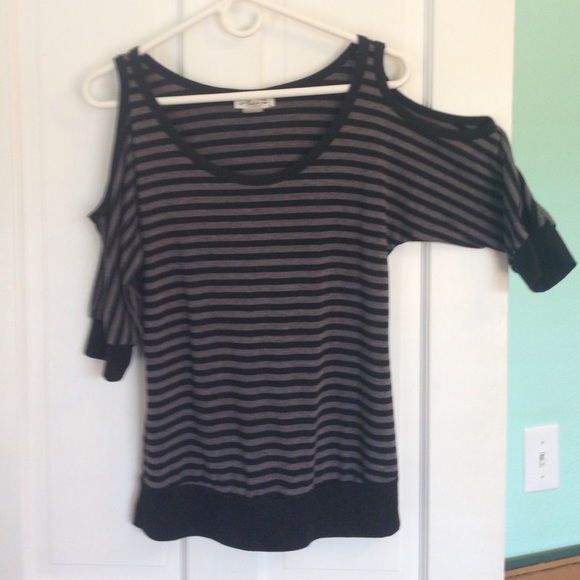 Belle du Jour striped top w/shoulder cutouts