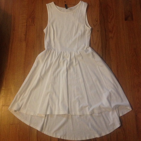 White high-low tshirt dress