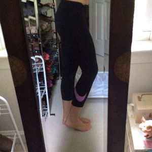 🔴SOLD🔴 ✔️ Nike club leggings with purple check.