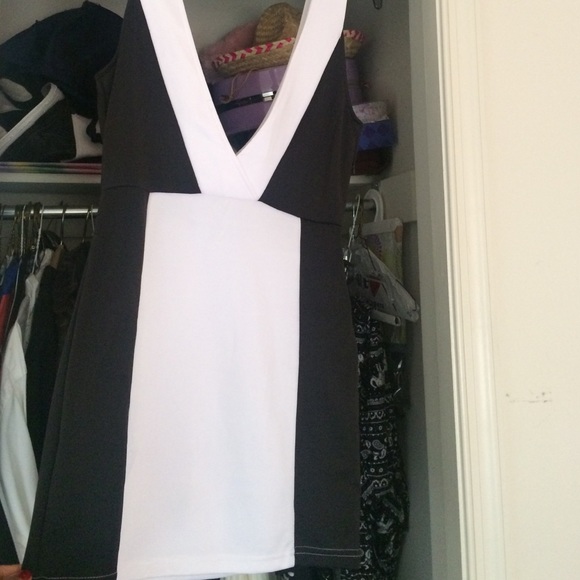 Black and white bodycon dress