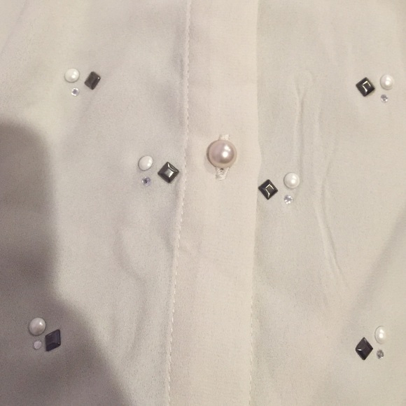 Button Up Top - Picture 2 of 3