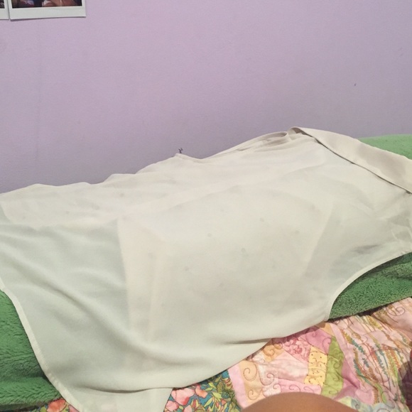 Button Up Top - Picture 3 of 3