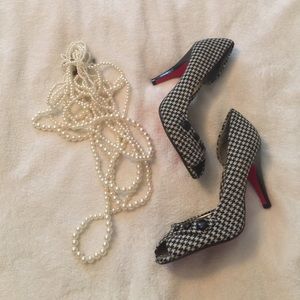 Houndstooth Pumps