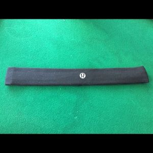 Black lulu headband