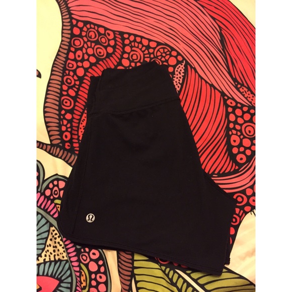 Lulu lemon athelitica size 4 shorts