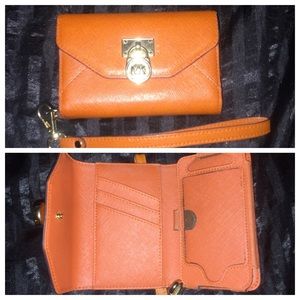 Michael Kors iPhone 4 wristlet wallet/case