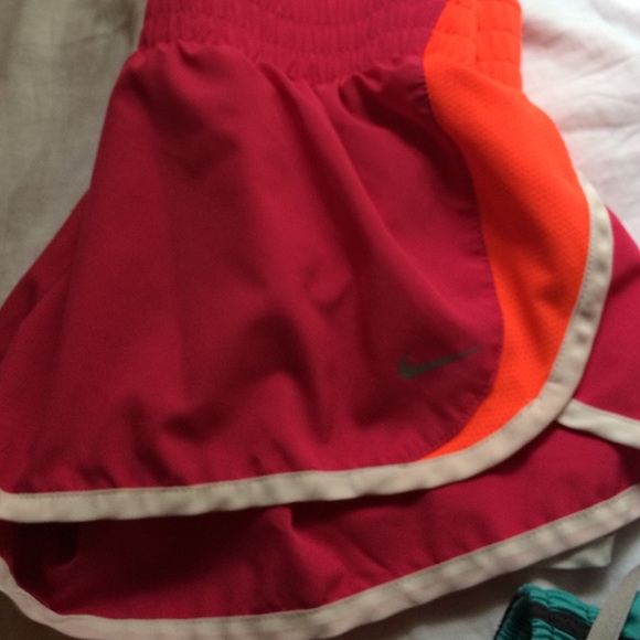 Nike Shorts - Picture 2 of 4
