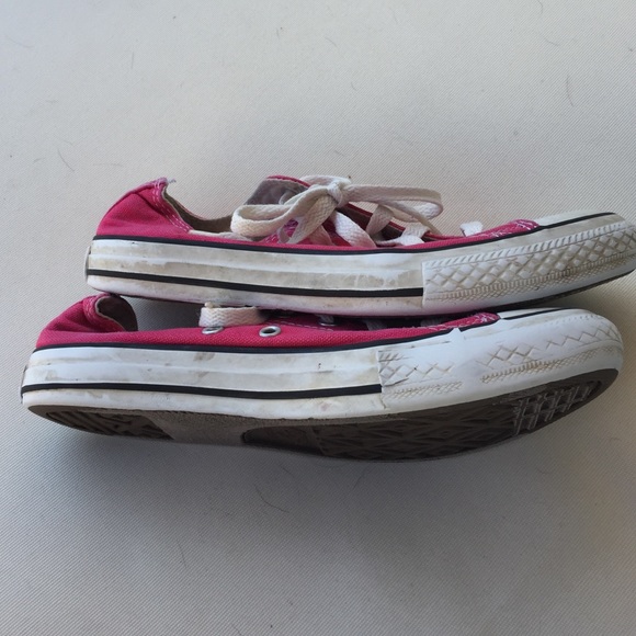 Girls pink converse shoes - Picture 2 of 4