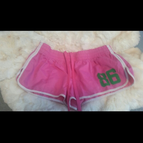 PINK shorts VS - Picture 2 of 3