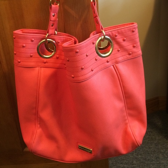 Steve Madden - Picture 1 of 4