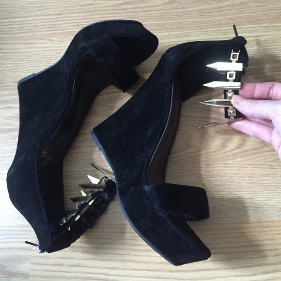 Faux suede wedges with Gold Spiked Ankle strap - Picture 3 of 4