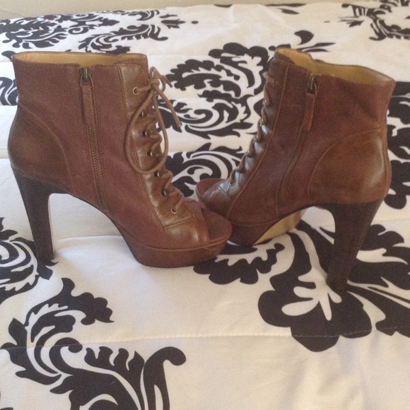 Rustic Brown Leather Ankle Boots - Picture 3 of 4