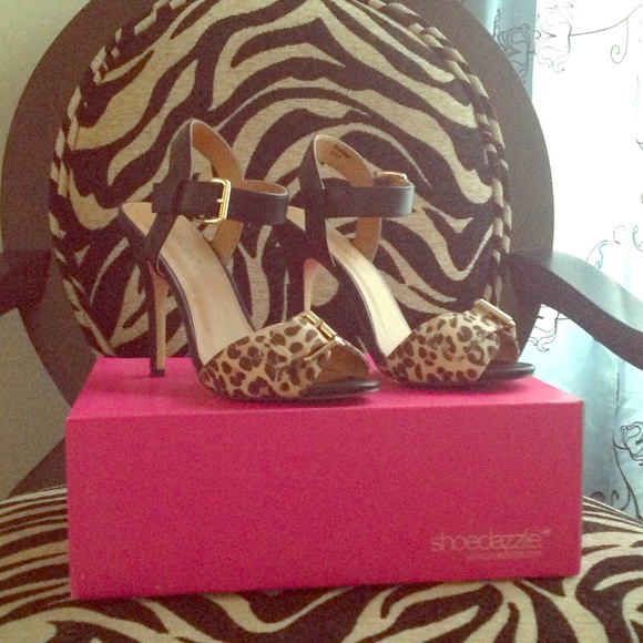 Shoe Dazzle Shoes - Cute leopard sandals !