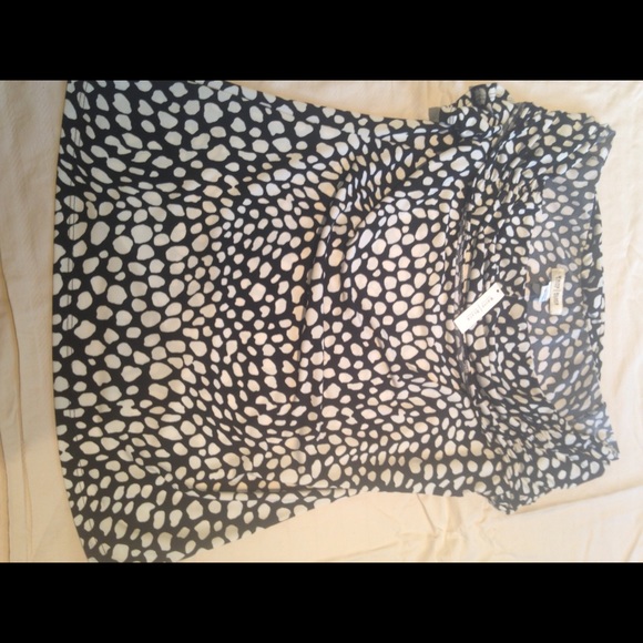 Black and white speckled top