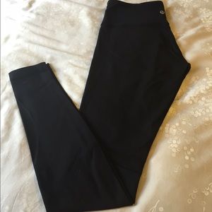 Black lululemon pants- wunder under
