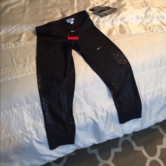 ❌SOLD❌Nike Dri Fit - Picture 3 of 4