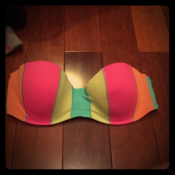 *NEW* VS bathing suit top