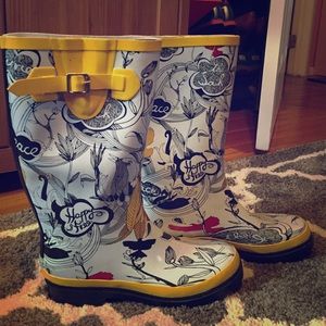 The Sak Rainboots