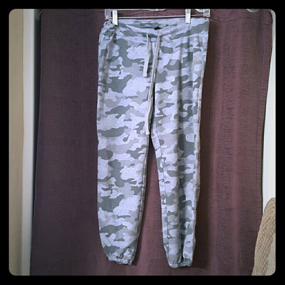 Gap grey camo joggers-size S