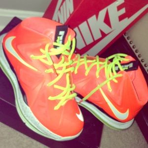 Lebrons/Sneakers