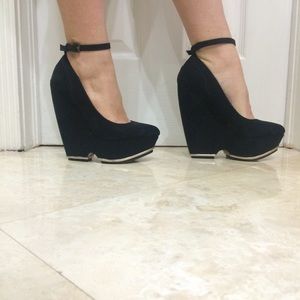 Black 6.5 wedges