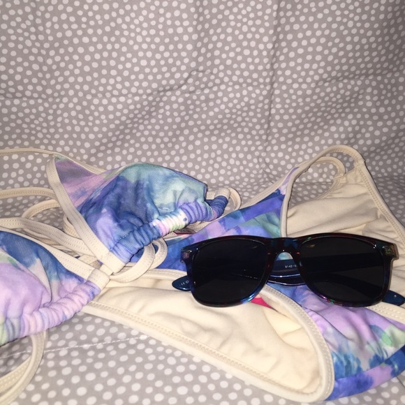 Charming Charlie Sun Glasses