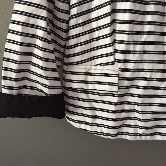 Striped Blazer - Picture 2 of 4