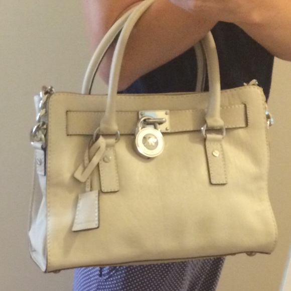 Michael Kors white leather Hamilton purse - Picture 3 of 5