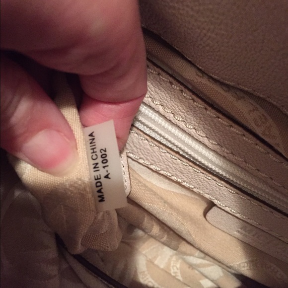 Michael Kors white leather Hamilton purse - Picture 4 of 5