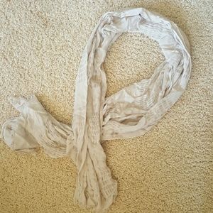 Eddie Bauer cream scarf
